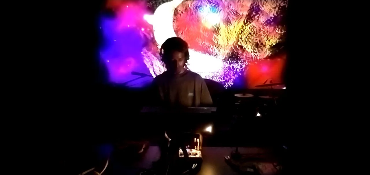 Alternate view of an Omnivoid performance.